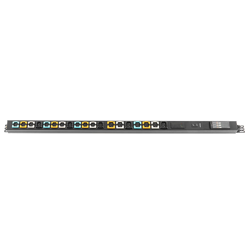 19-kimenet C13 C19 függőleges megszakító 3 SPD Switched Rack Pdu