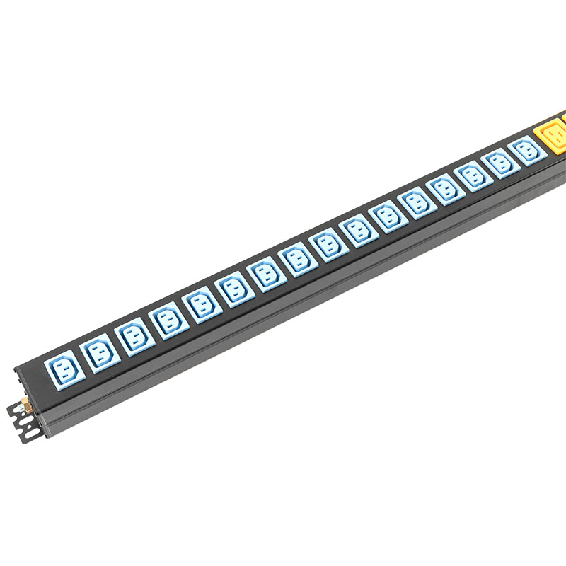 24-es kimenet C13x16 C19x8 függőleges digitális áram feszültségmérő megszakító SPD kapcsolt rack Pdu